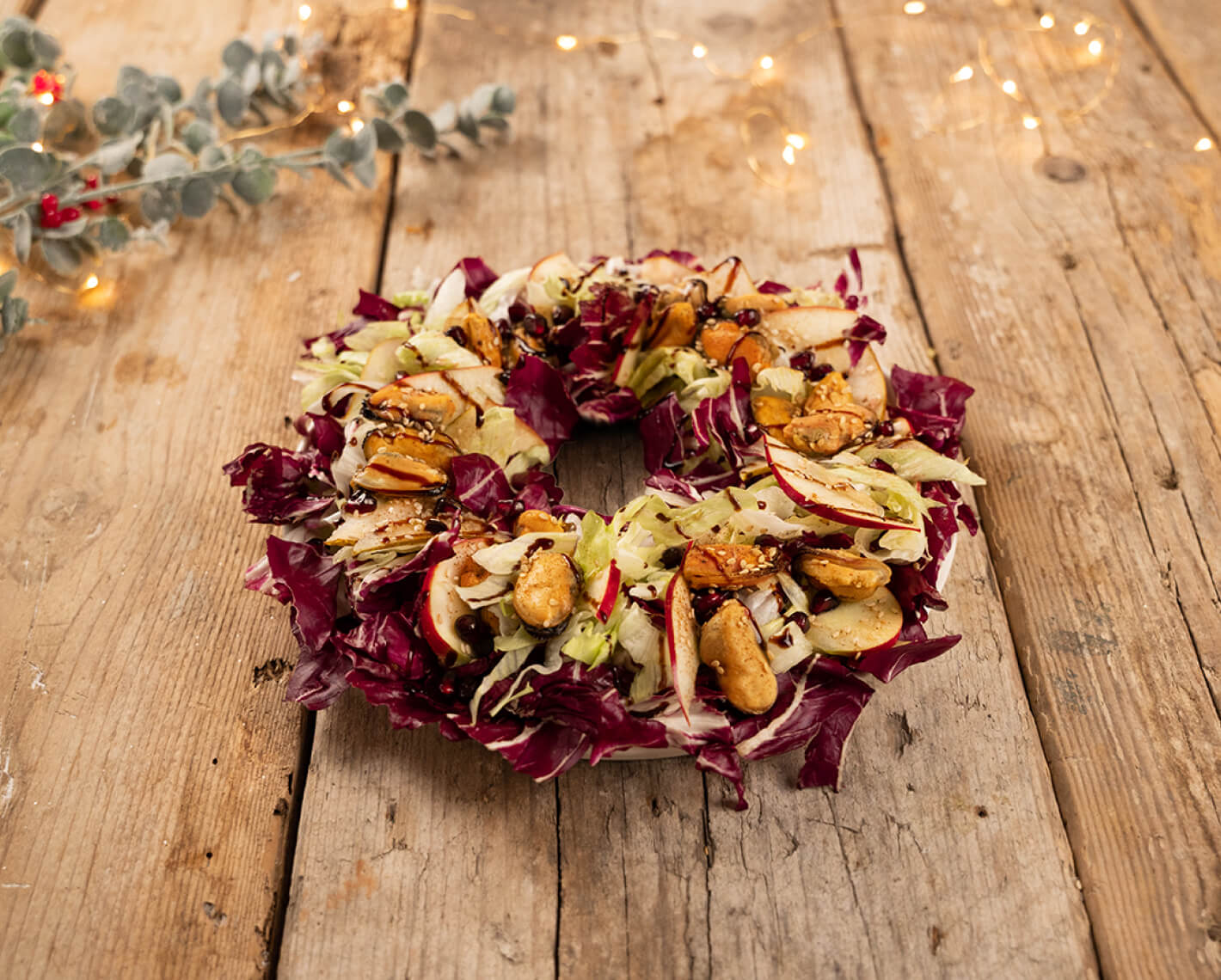 Christmas wreath with marinated mussels
