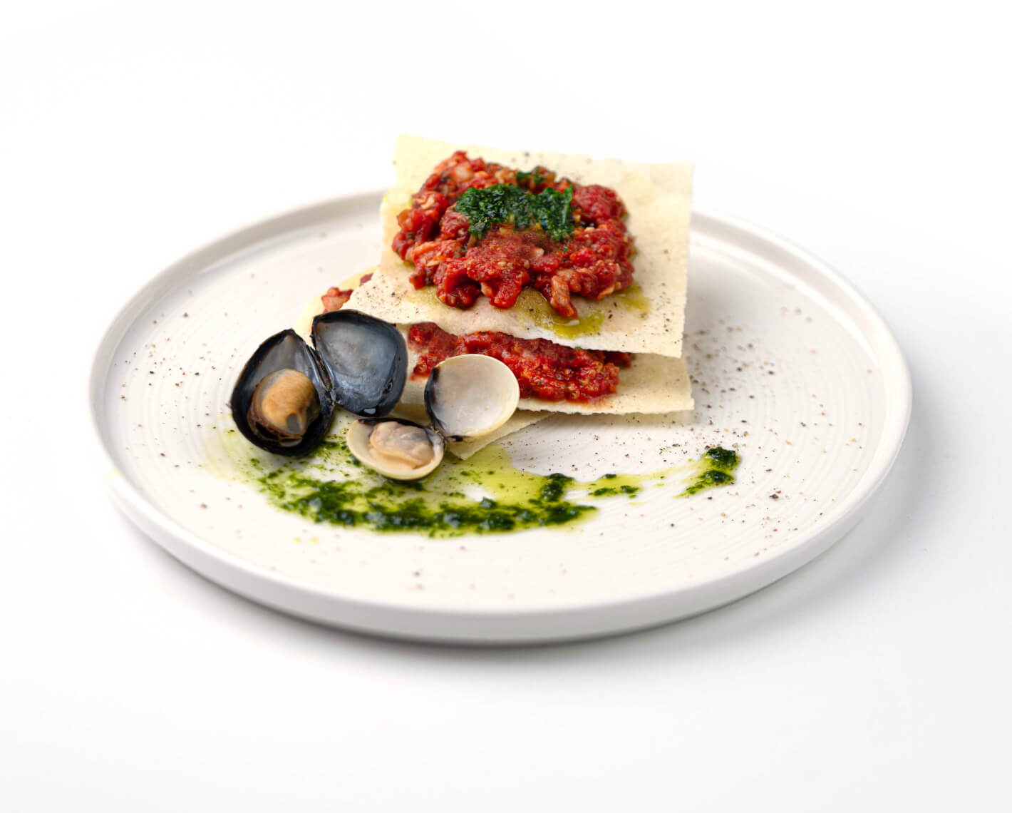 Instant mini-lasagne with seafood